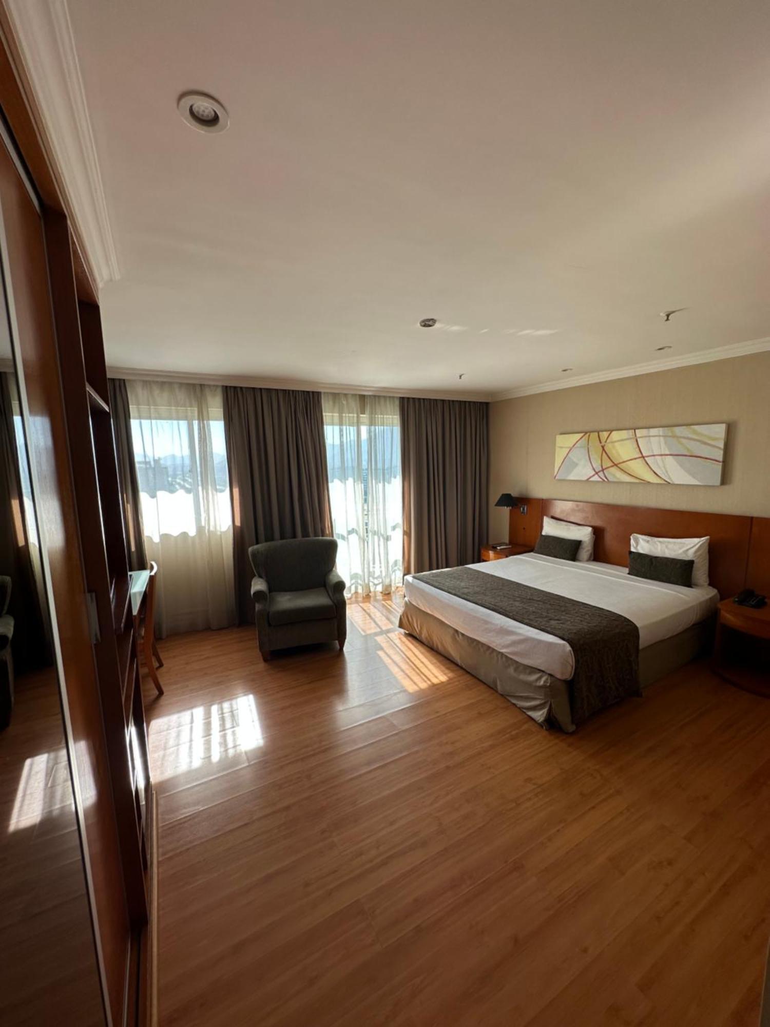 Flat Com Vista Panoramica -15- Na Barra Da Tijuca - Estacionamento Gratuito - Frigobar - Ar Condicionado - Piscina - Academia - Balsa Para Praia Gratis - Varanda - Vista Parcial Mar E Lagoa Rio de Janeiro Exterior foto