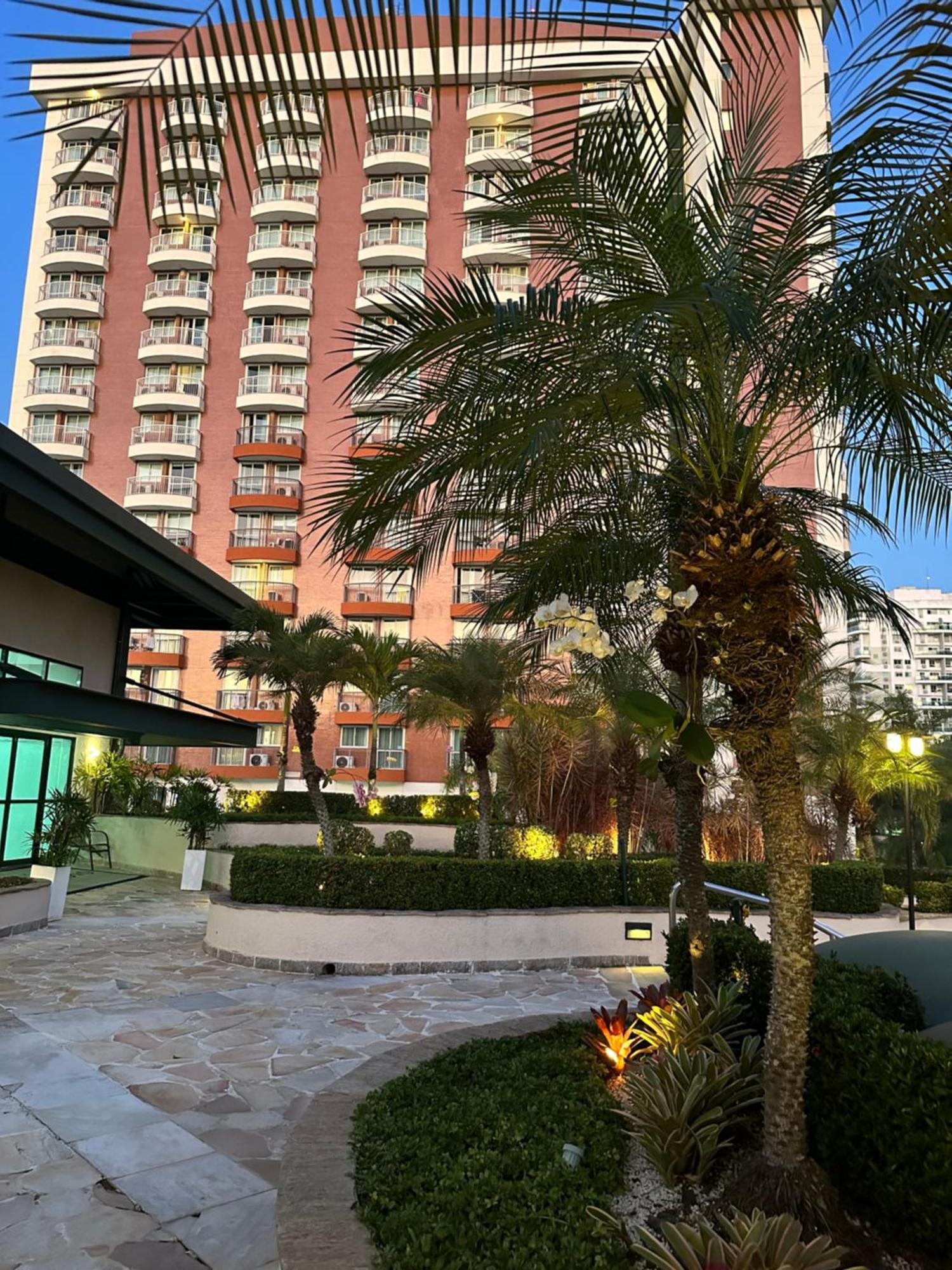 Flat Com Vista Panoramica -15- Na Barra Da Tijuca - Estacionamento Gratuito - Frigobar - Ar Condicionado - Piscina - Academia - Balsa Para Praia Gratis - Varanda - Vista Parcial Mar E Lagoa Rio de Janeiro Exterior foto