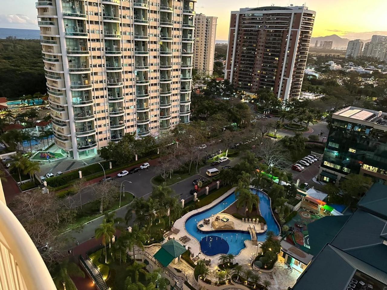 Flat Com Vista Panoramica -15- Na Barra Da Tijuca - Estacionamento Gratuito - Frigobar - Ar Condicionado - Piscina - Academia - Balsa Para Praia Gratis - Varanda - Vista Parcial Mar E Lagoa Rio de Janeiro Exterior foto